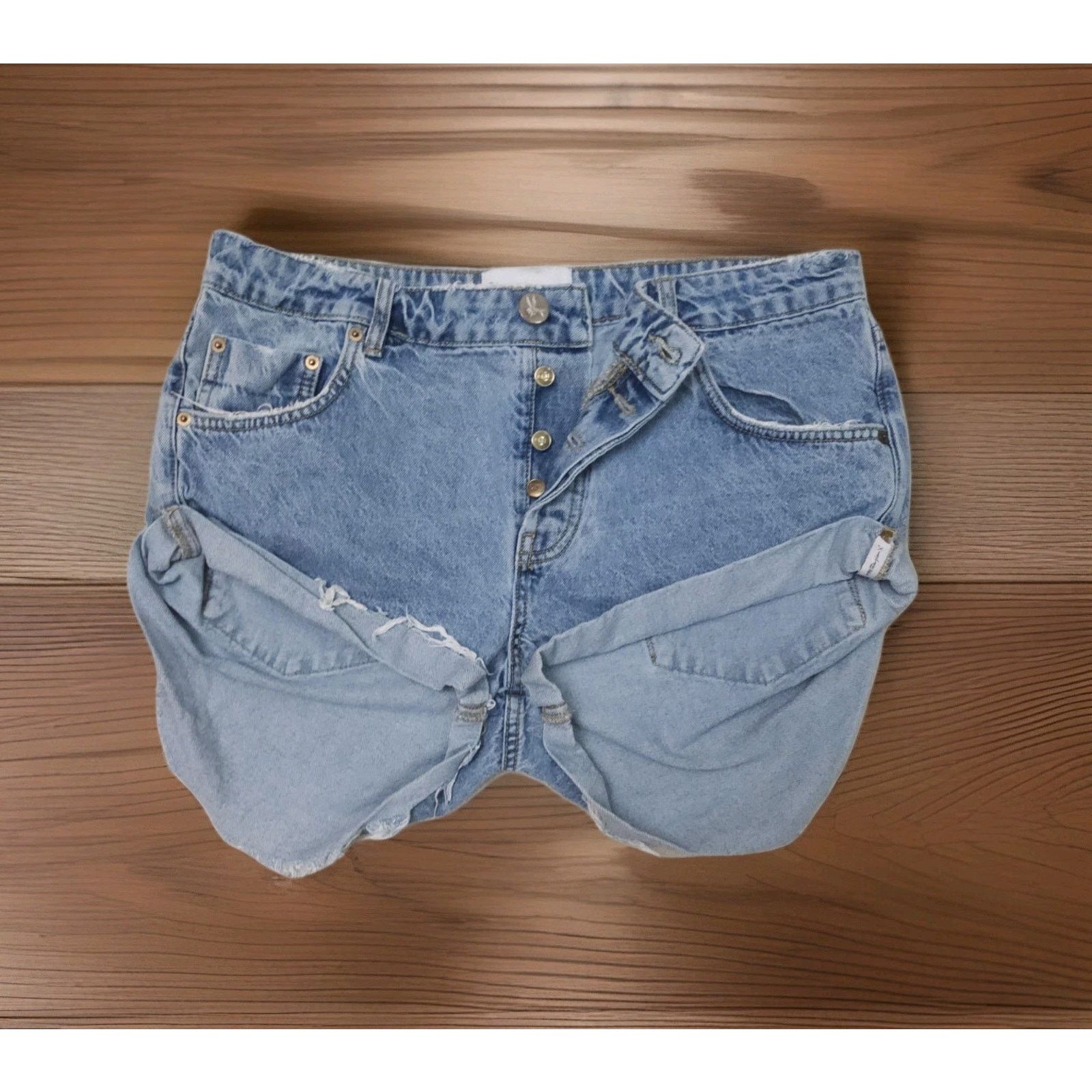 One Teaspoon One Teaspoon Bandits low-waist denim shorts. Size 30 Size 30" / US 8 / IT 44 - 2 Thumbnail