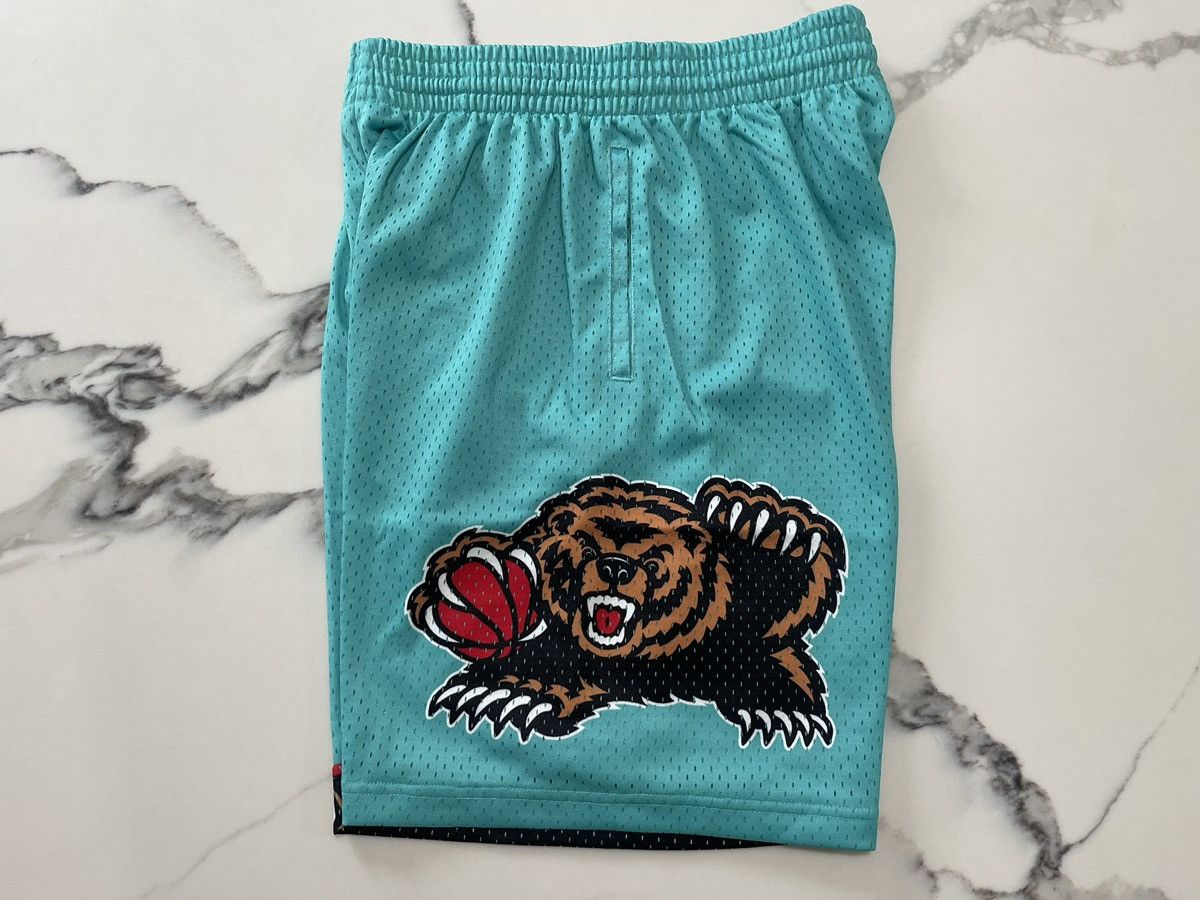 Mitchell & Ness Mitchell & Ness NBA Shorts Vancouver Grizzlies 96-97 Medium Size US 33 - 3 Thumbnail