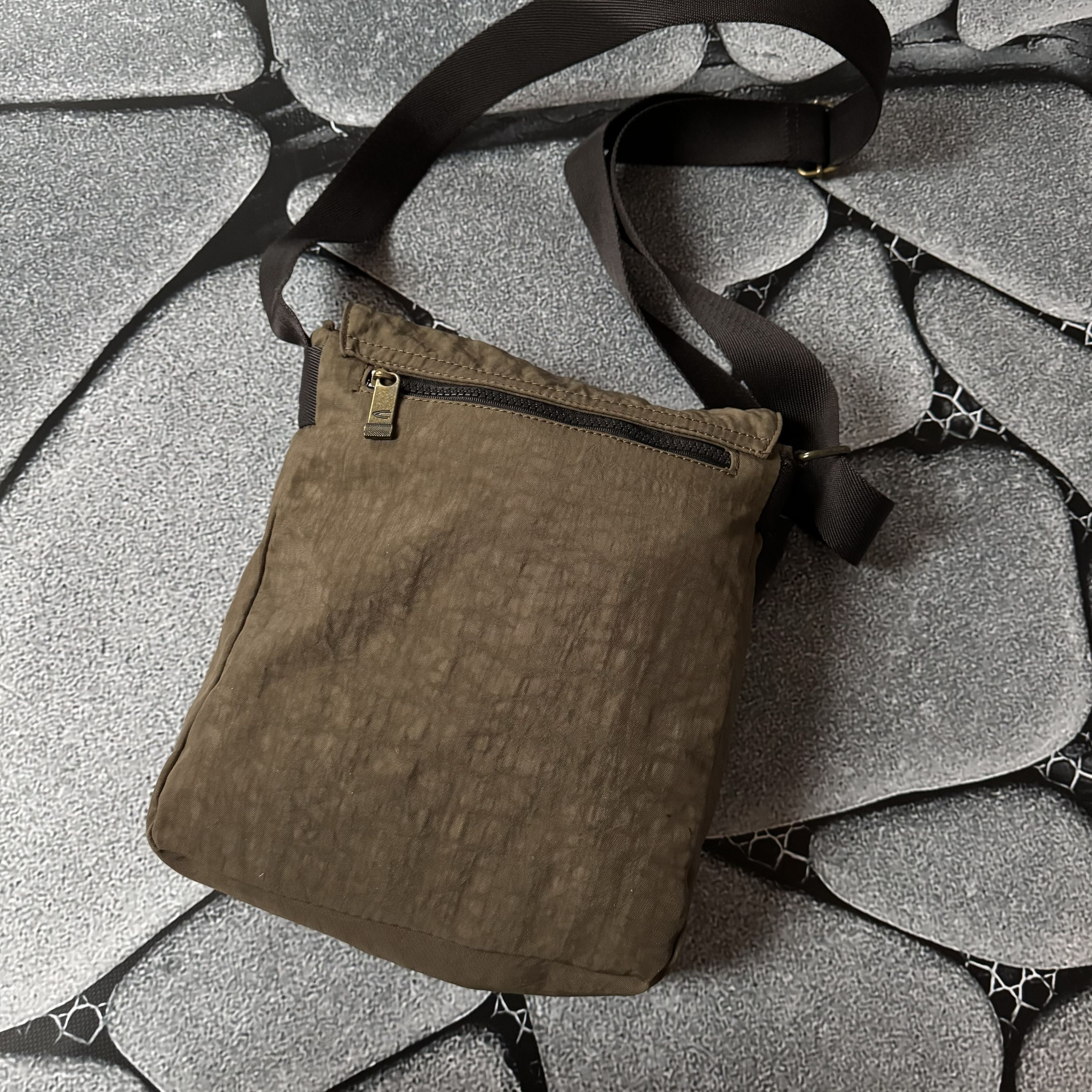 Camel × Vintage CAMO VINTAGE BROWN SHOULDER BAG Y2K MILITARY CROSS BODY Size ONE SIZE - 5 Thumbnail