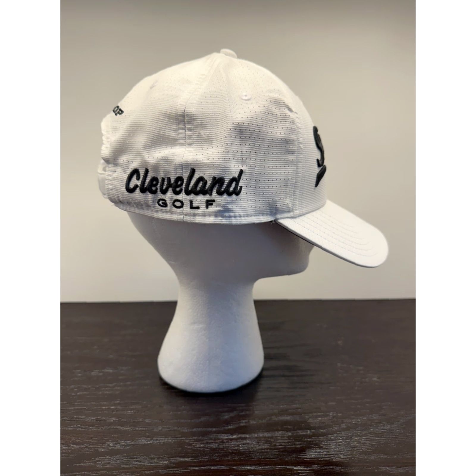 Dunlop Srixon Hat Cap Mens One Size White Adjustable Strapback Golf Hat Brand Srixon OSFM White Adjustable Strapback Cap Size ONE SIZE - 3 Thumbnail