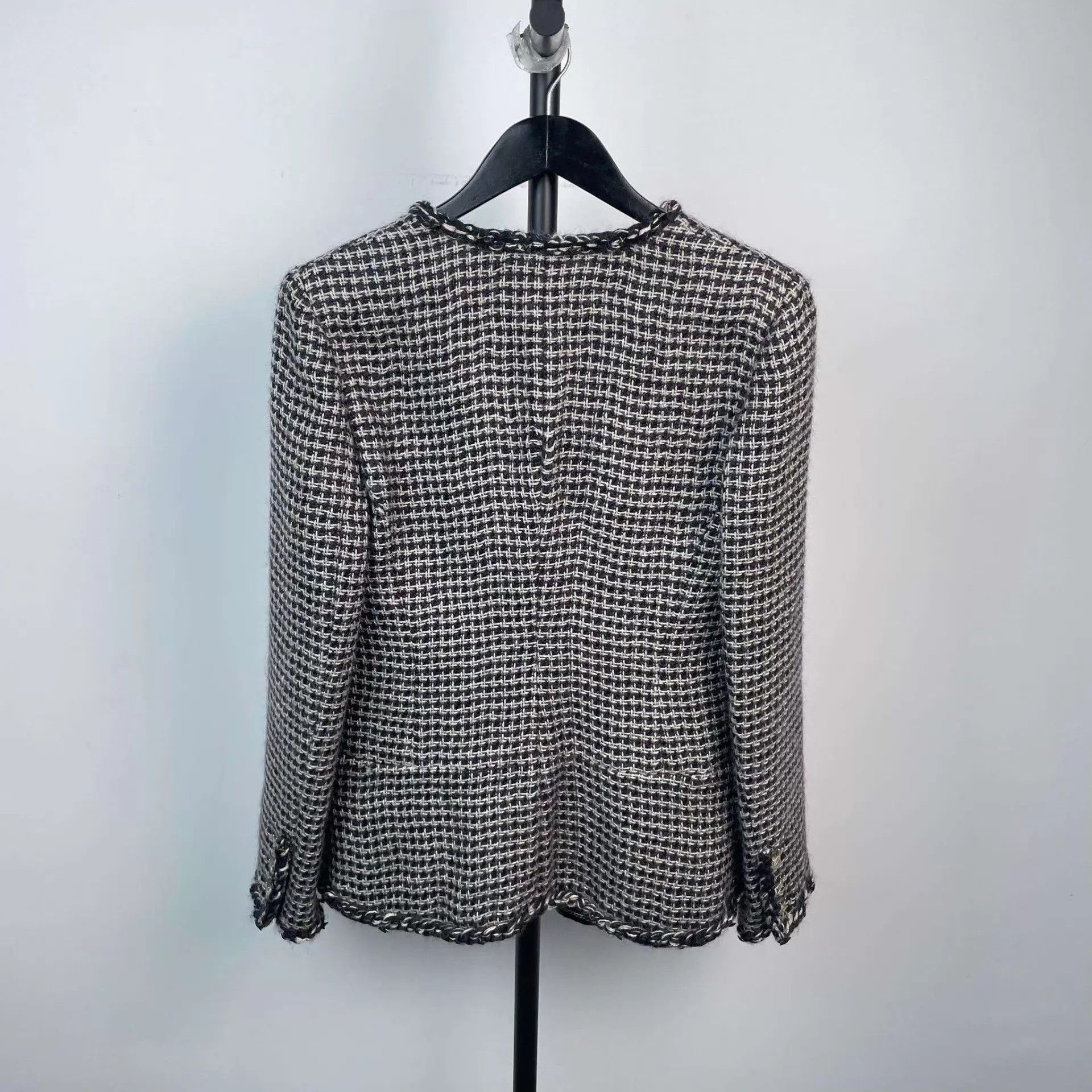 Chanel Chanel tweed women's black jacket 38 Size S / US 4 / IT 40 - 2 Thumbnail