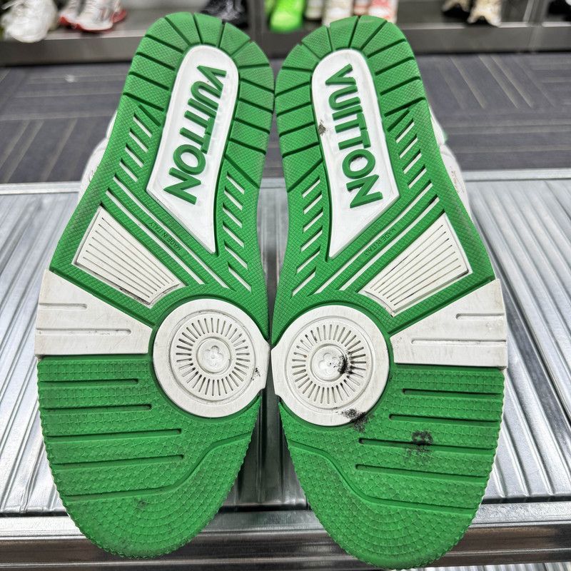 Louis Vuitton Louis Vuitton Stylish Green and White Trainer Sneakers -250 Size US 8 / EU 41 - 4 Thumbnail