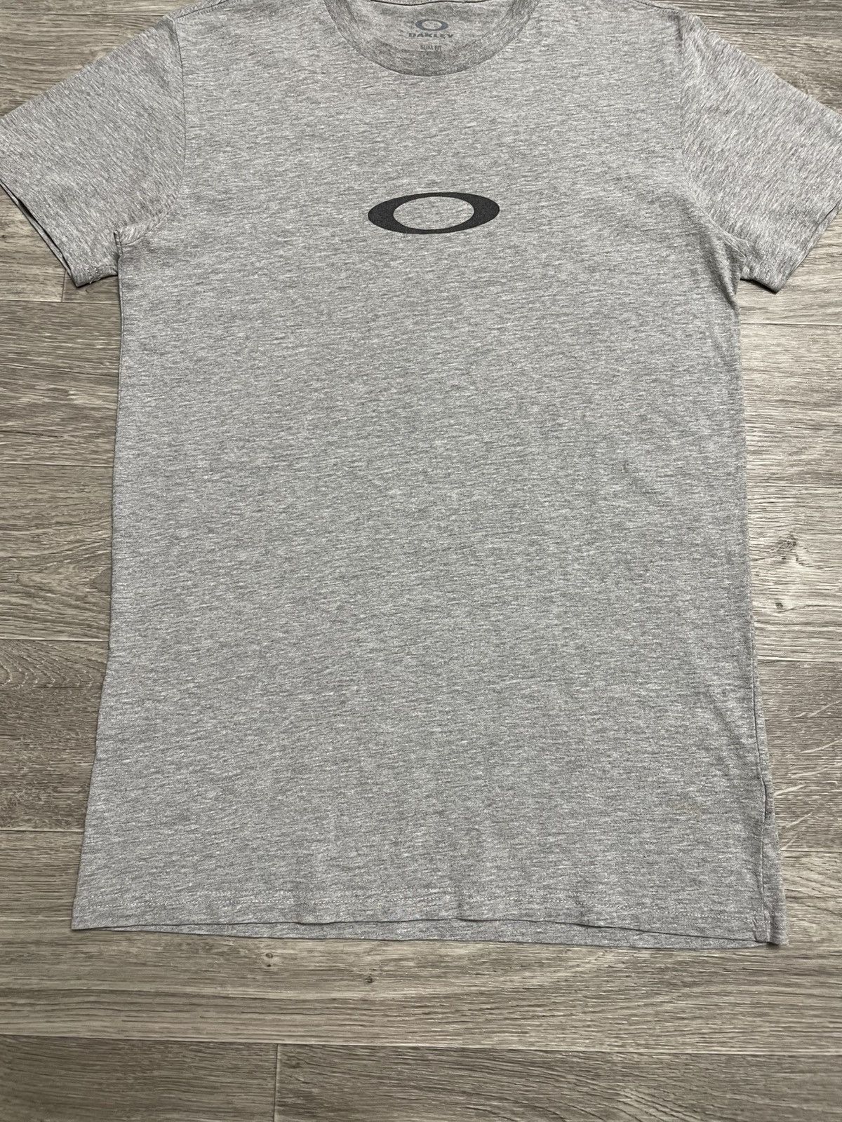 Oakley Vintage Oakley Center Logo Gray T-Shirt Size US M / EU 48-50 / 2 - 3 Thumbnail