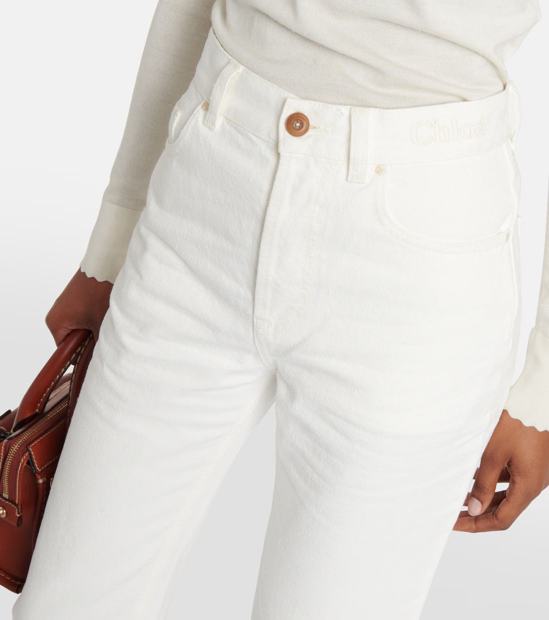 Chloe o1y0825 Bootcut Jeans in White Size 26" / US 2 / IT 38 - 2 Thumbnail