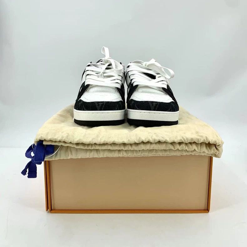 Louis Vuitton Louis Vuitton Black and white color-block logo embossed la Size US 7 / EU 40 - 8 Thumbnail
