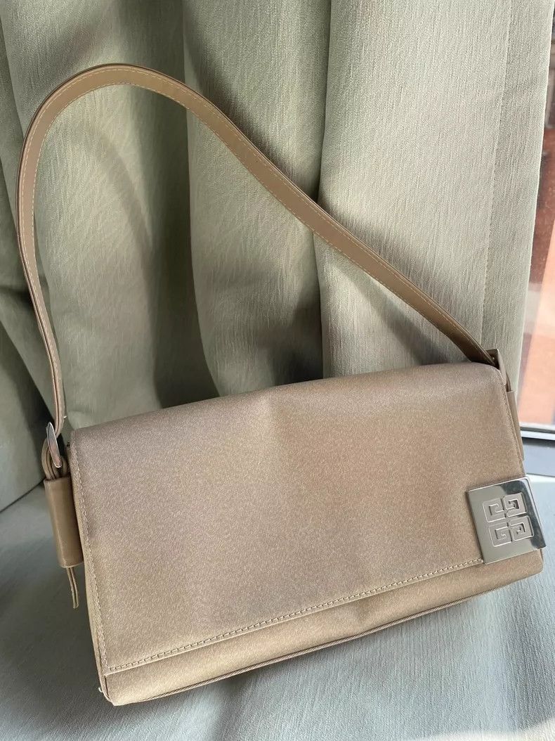Givenchy Givenchy Shoulder Bag Crossbody Bag Size ONE SIZE - 1 Thumbnail