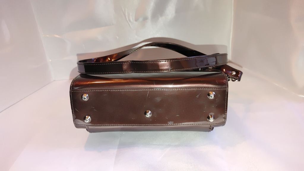 Being Hunted Beijo Metallic Purple Patent Leather Crossbody w. Built Size ONE SIZE - 6 Thumbnail