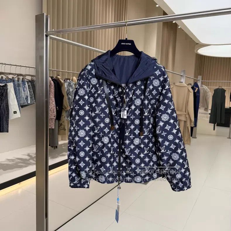 Louis Vuitton Louis Vuitton 25 navy blue double-faced assault jacket Size XXS / US 00 / IT 34 - 1 Thumbnail