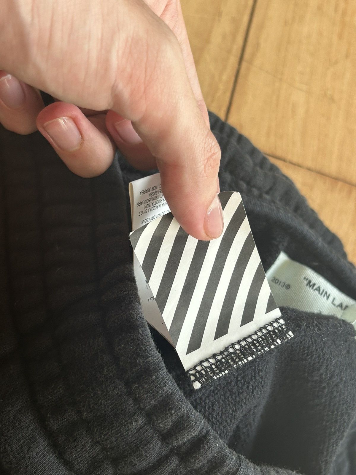 Off-White Off-White black waterfall graphic sweat shorts Size US 29 - 5 Thumbnail