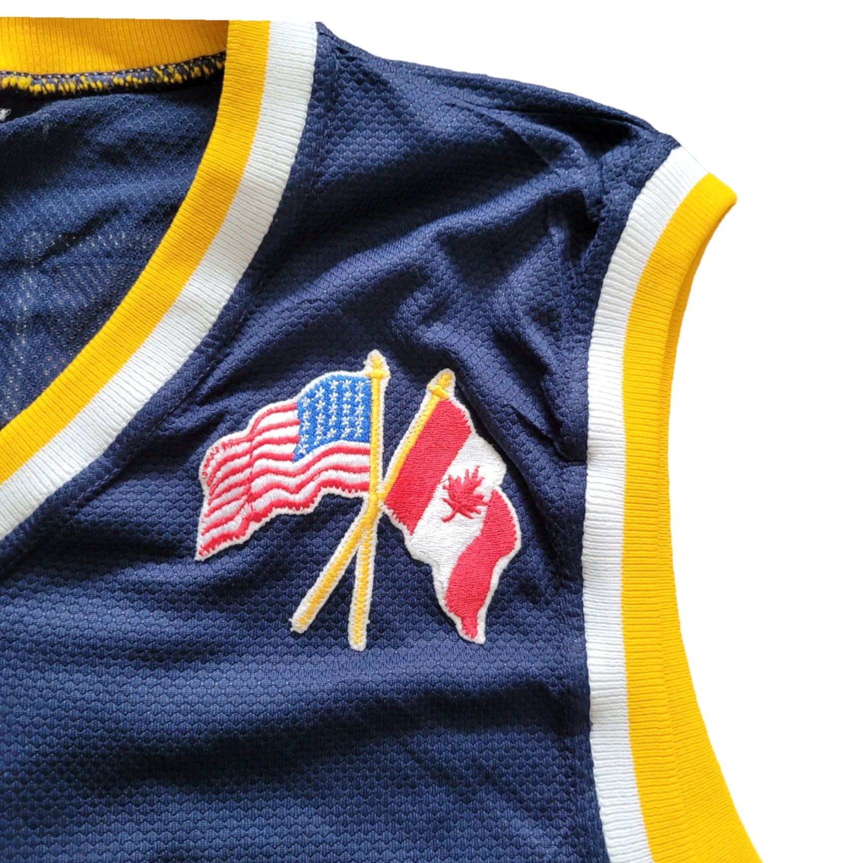 Vintage VINTAGE Michigan Thunderbirds Basketball Jersey #40 XL Navy Size US XL / EU 56 / 4 - 6 Thumbnail