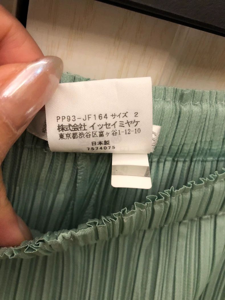 Issey Miyake Issey Miyake size:2 Mint green pleated trousers Size 31" - 4 Thumbnail