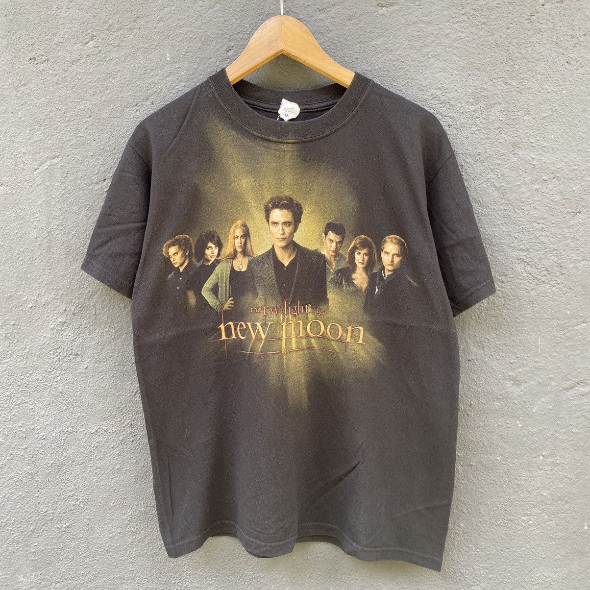Vintage Vintage Y2K The Twilight Saga New Moon Movie Tee Size US M / EU 48-50 / 2 - 1 Thumbnail
