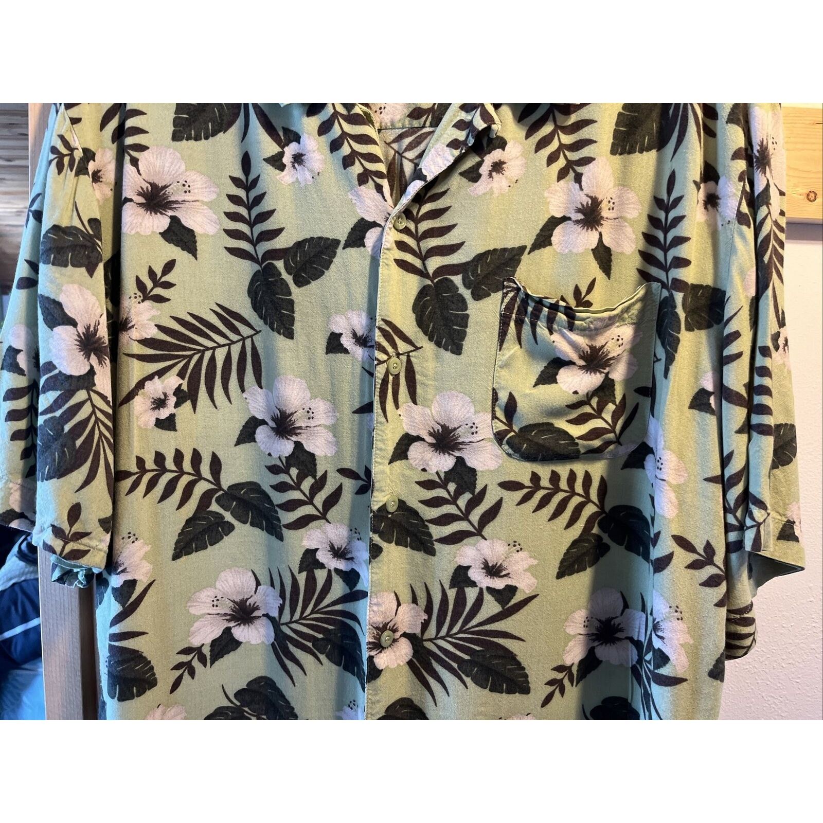 Puritan Puritan men’s xl Green Hawaiian Floral SS Button Rayon shirt Size US XL / EU 56 / 4 - 9 Thumbnail