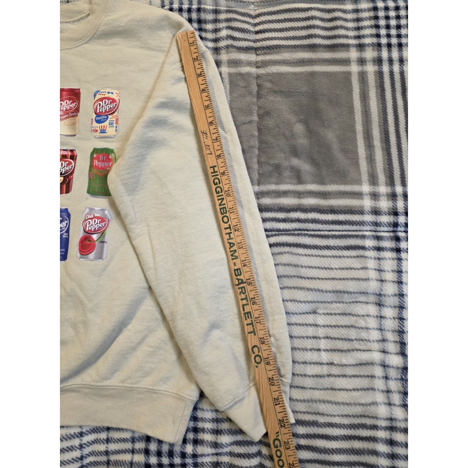 Gildan VINTAGE Dr. Pepper Multi Can Flavor Crewneck Sweatshirt Gildan Light Beige Adult Medium Size US M / EU 48-50 / 2 - 6 Thumbnail