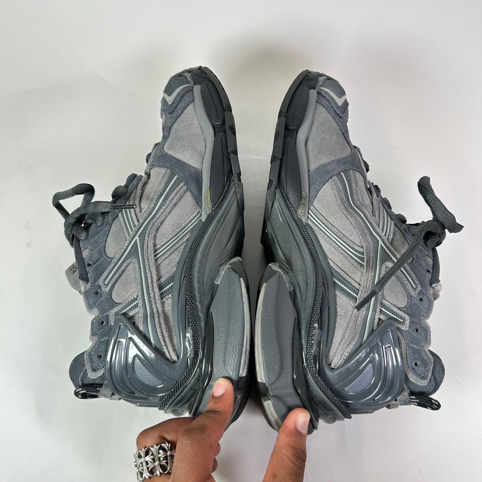 Balenciaga Balenciaga Grey Suede Runners Size US 8 / EU 41 - 5 Thumbnail