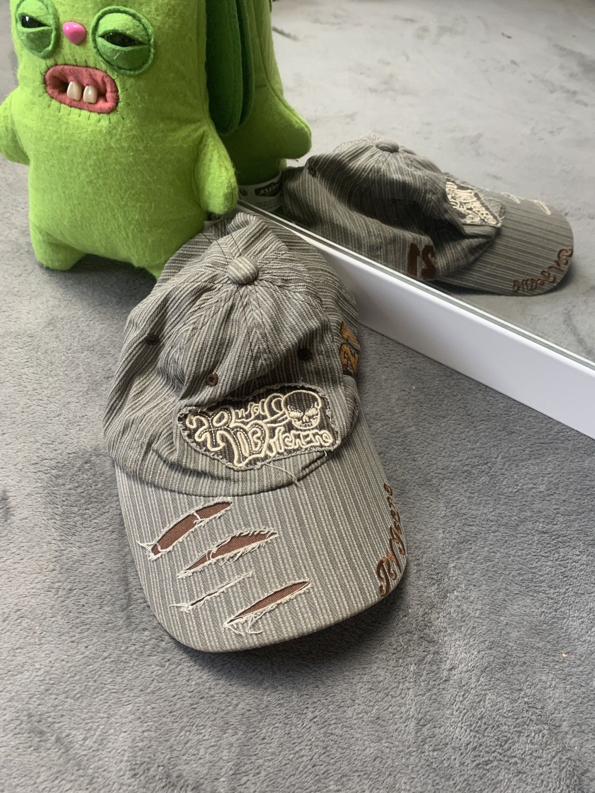 Japanese Brand Vintage RV velvet cap Japanese style distressed Size ONE SIZE - 1 Thumbnail
