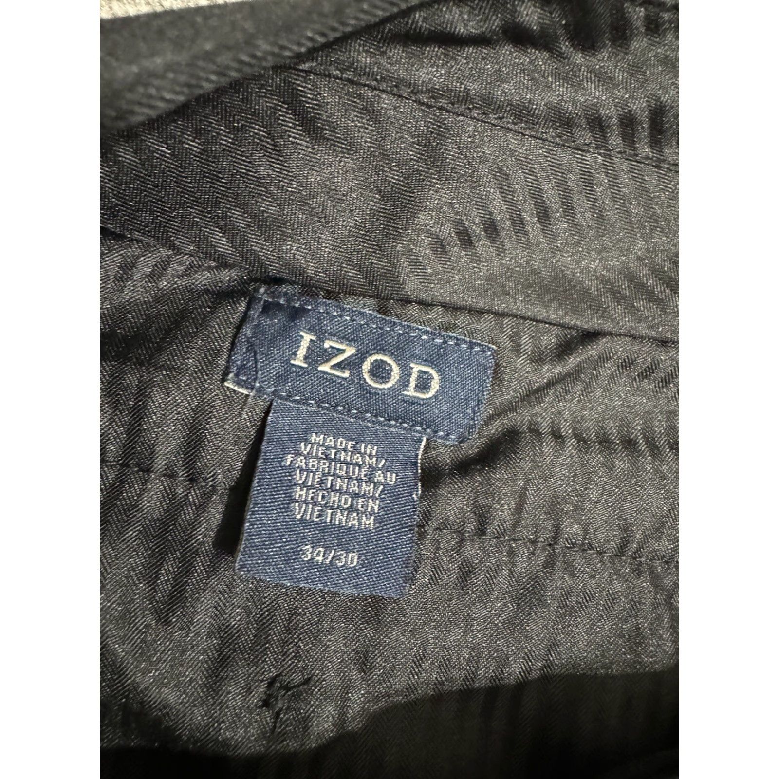 Izod VINTAGE IZOD Chino Pants Shirt Men’s 34x30 Black Solid Cotton No-Iron Cuffed Pleated 5-Pocket EUC Mens Size US 34 / EU 50 - 5 Thumbnail