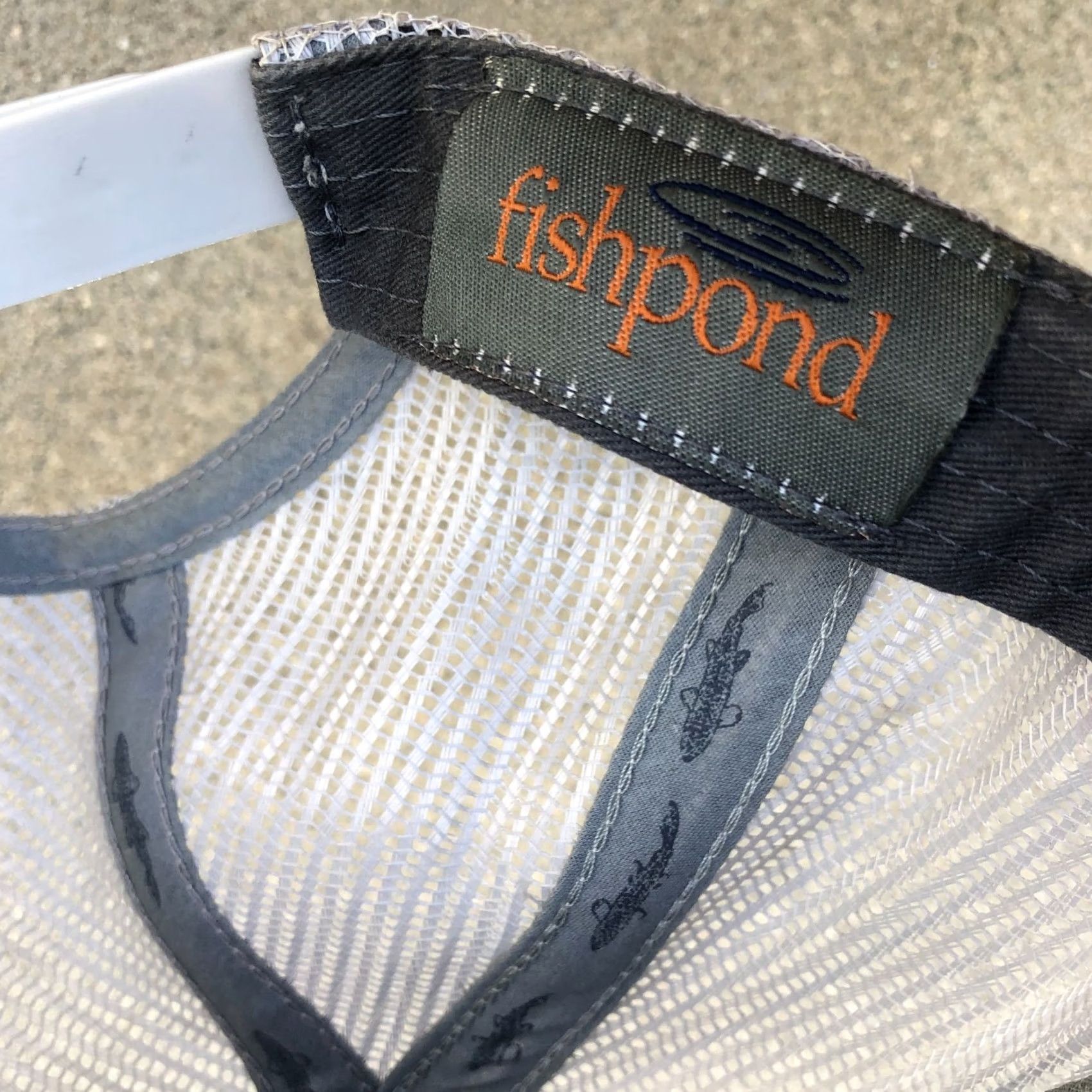 Vintage FISHPOND Trucker Hat Men's One Size Snapback Cap Grey Adjustable Size ONE SIZE - 6 Thumbnail