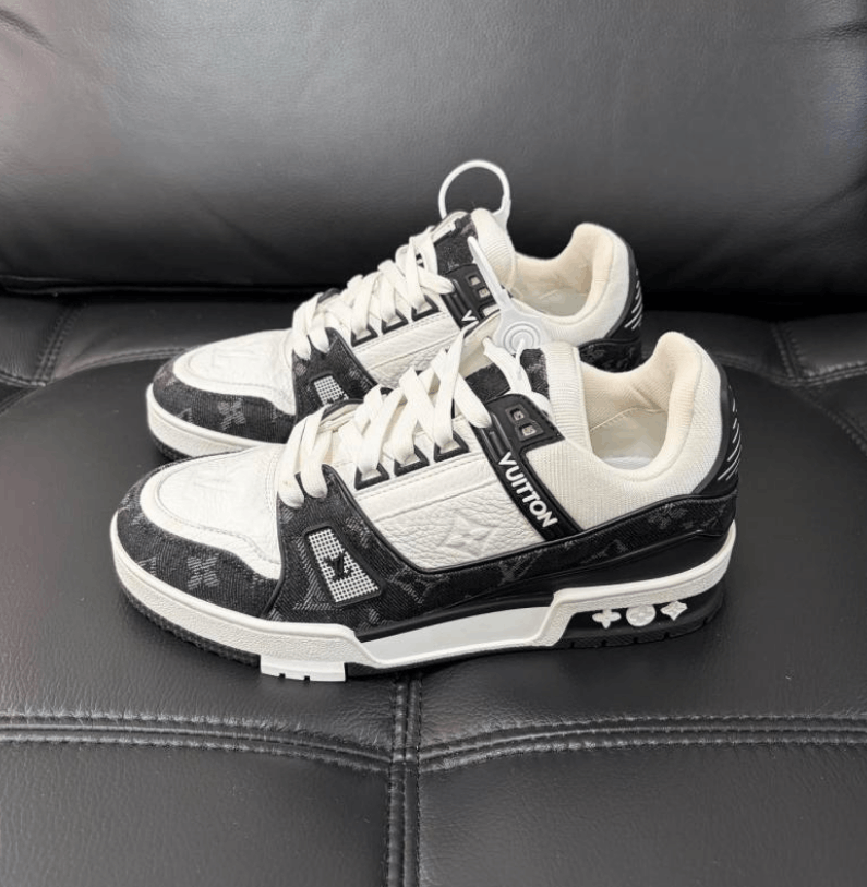 Louis Vuitton Louis Vuitton Low-Top Sneakers Size US 6 / IT 36 - 1 Thumbnail