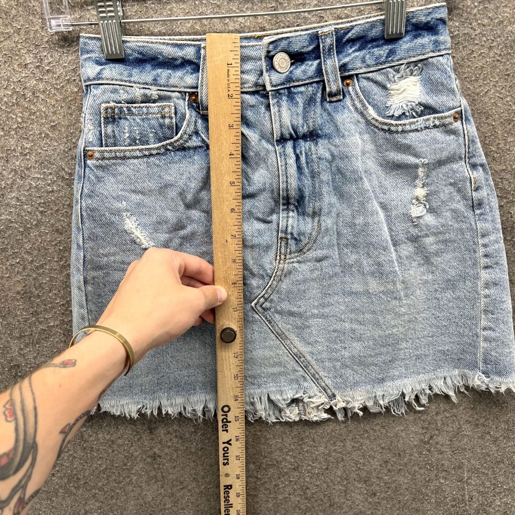 Pacsun VINTAGE PacSun Skirt Womens 23 Blue Denim Distressed Frayed Raw Hem Mini Casual Size 40" / US 18 - 6 Thumbnail