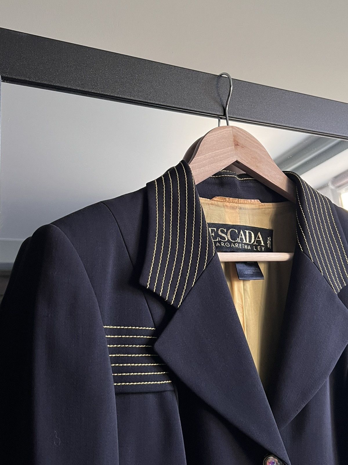 Escada Vintage Escada Margaretga Ley Navy/Gold Virgin Wool Blazer Size M / US 6-8 / IT 42-44 - 7 Thumbnail