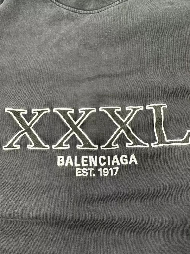 Balenciaga Balenciaga XXX L Size Digital Mother Printed Crew Neck Sho Size US L / EU 52-54 / 3 - 3 Thumbnail