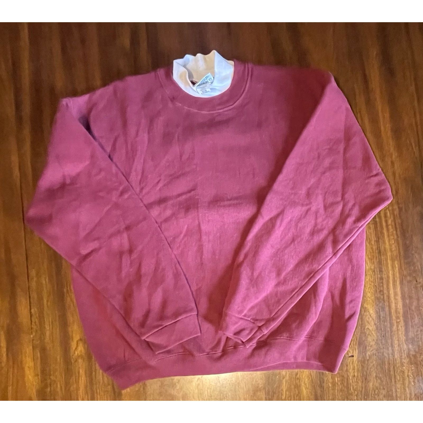 Nutmeg VINTAGE Nutmeg Mills Pullover Sweatshirt Red White Collar Crewneck Men L USA Made 90s Golf All Seasons Size US L / EU 52-54 / 3 - 4 Thumbnail