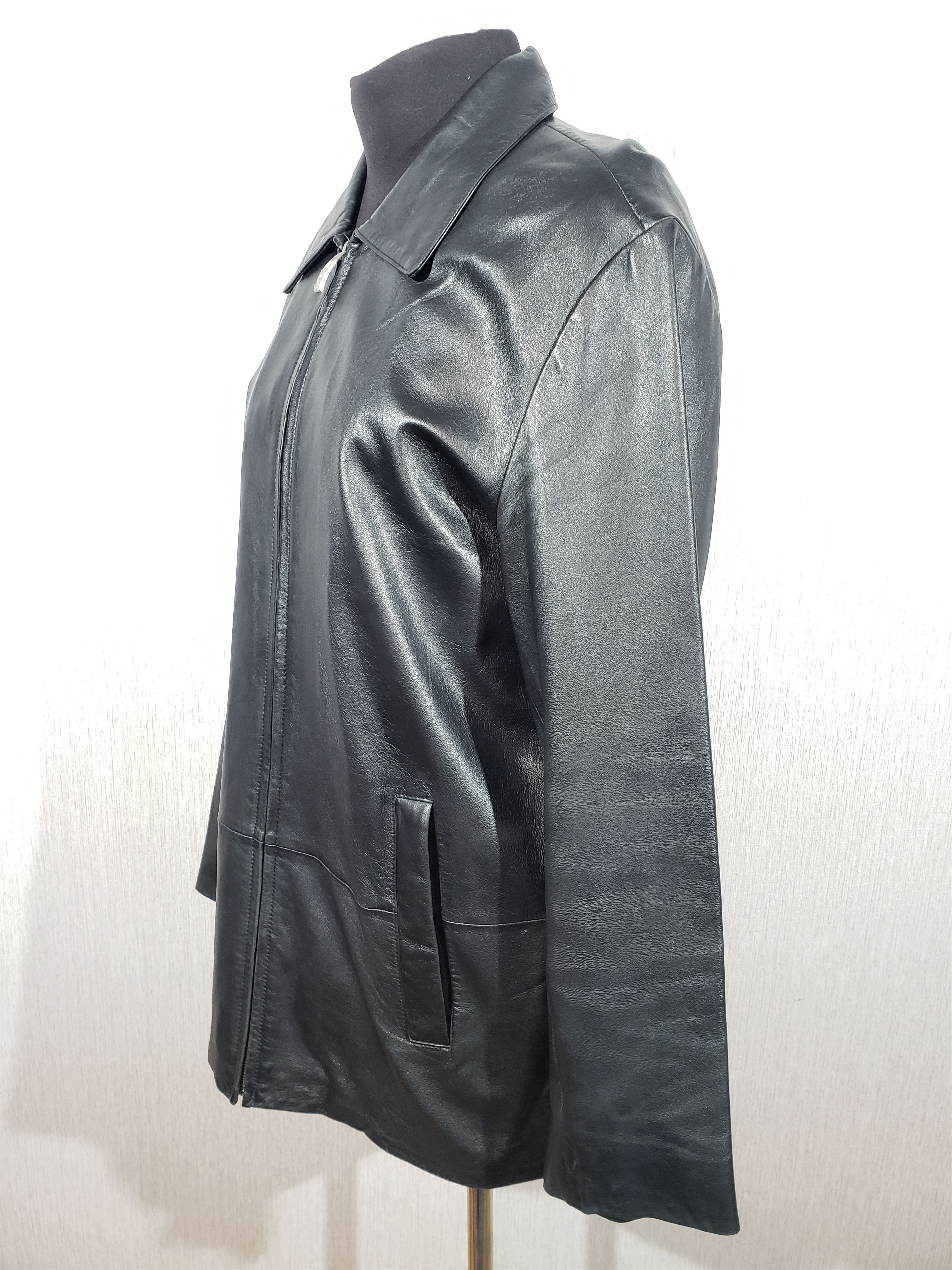 Mercedes-Benz Leather jacket with a zipper and convenient pockets. Size US L / EU 52-54 / 3 - 2 Thumbnail