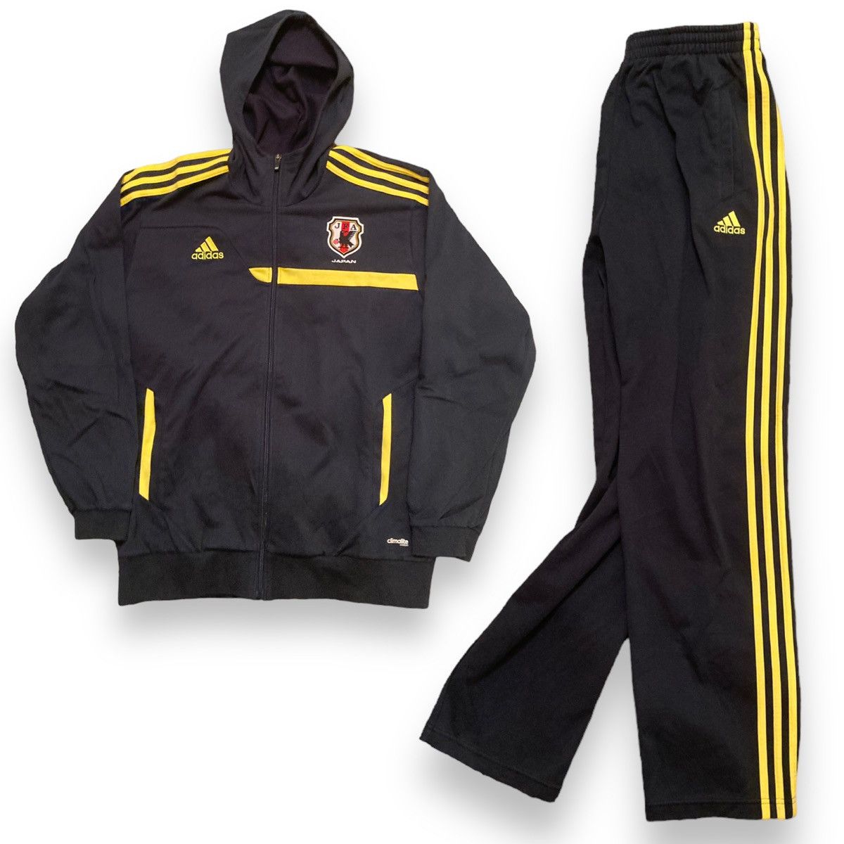 Adidas Super Rare Adidas Japan Football Soccer Tracksuit Size US M / EU 48-50 / 2 - 1 Thumbnail
