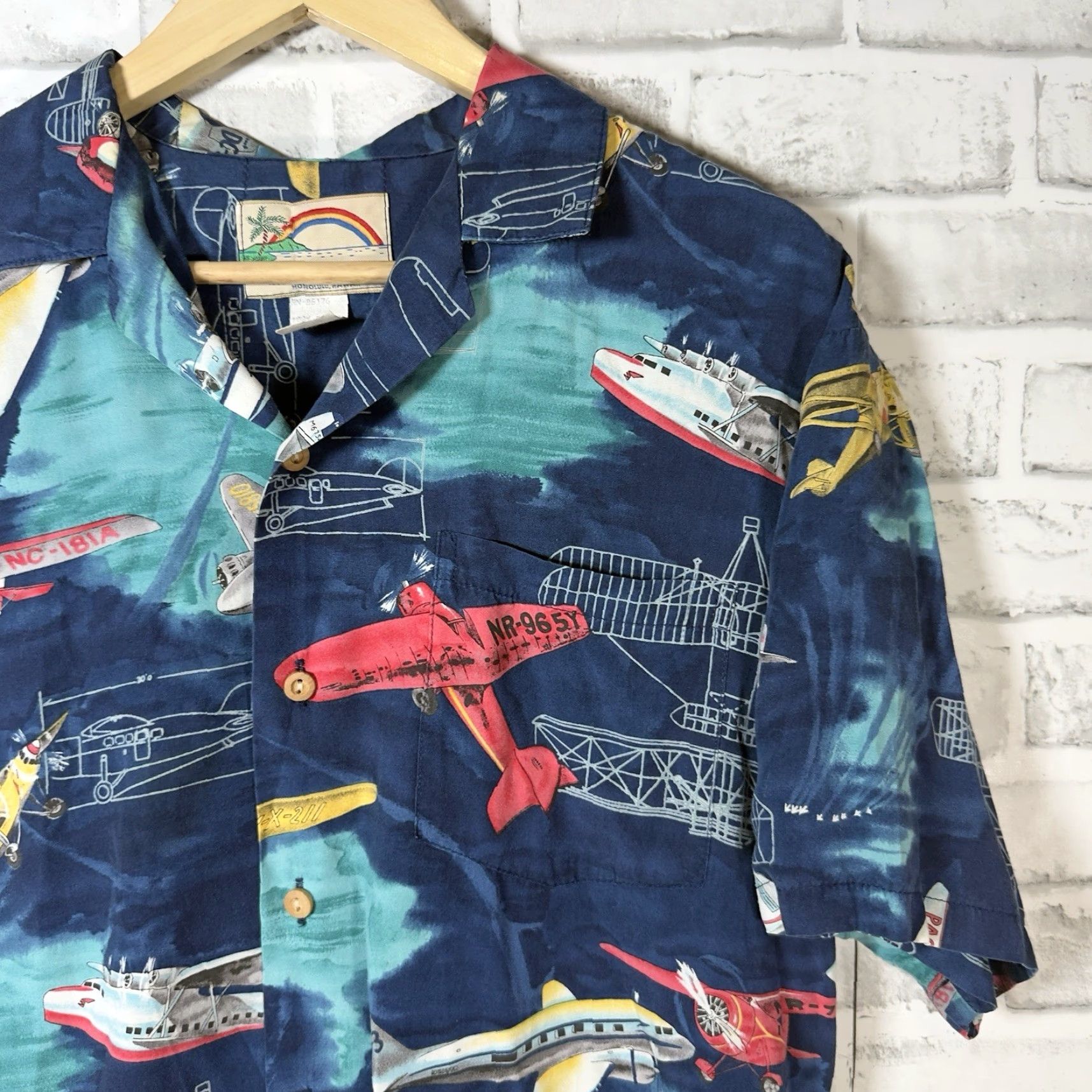 Paradise Found VTG Paradise Found Plane Print Hawaiian Shirt Mens Size M 100% Rayon Multicolor Short Sleeve Button-Up Hawaii Theme Size US M / EU 48-50 / 2 - 2 Thumbnail