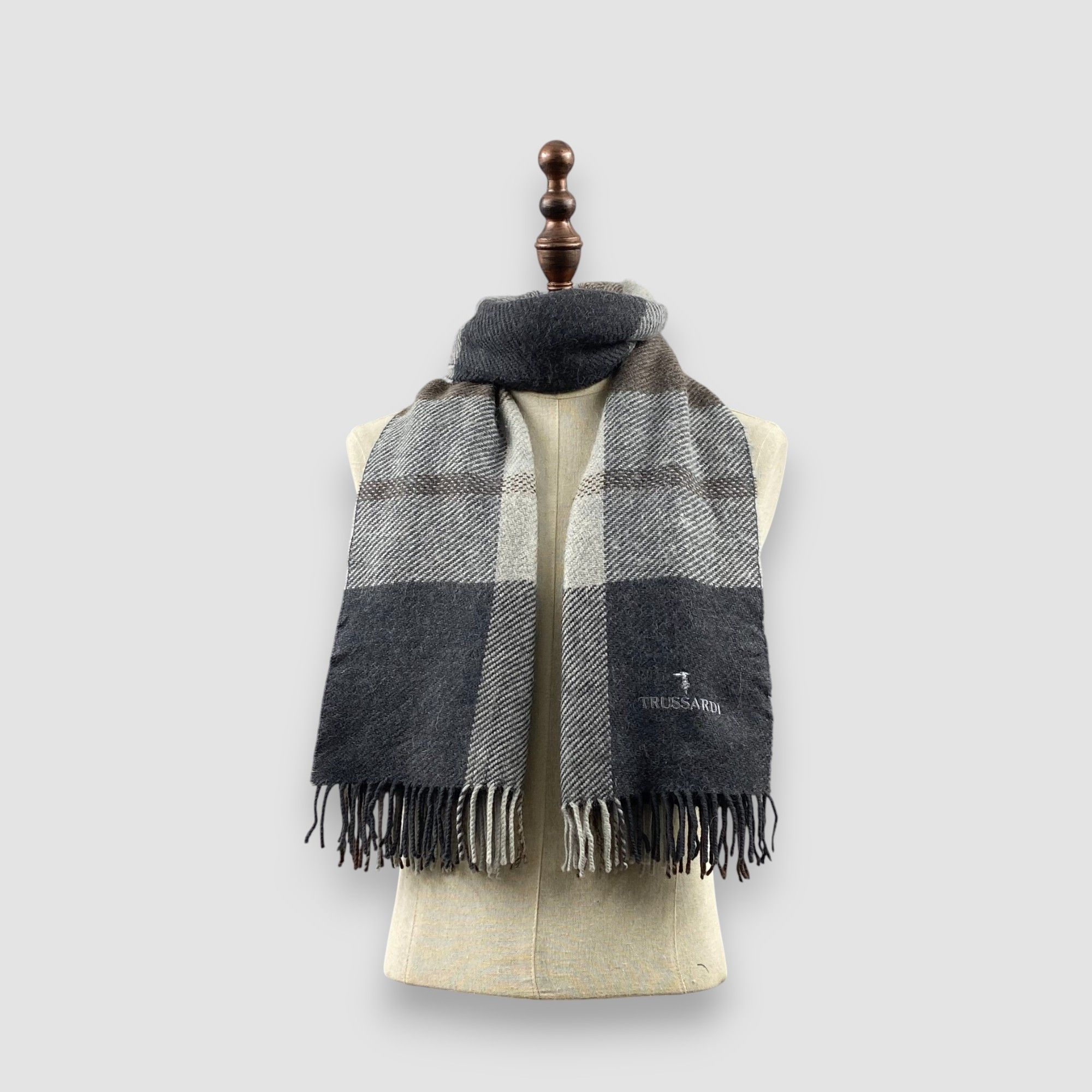 Trussardi Vintage Trussardi Scarf Muffler Wool Stole Shawls Scarves Size ONE SIZE - 1 Thumbnail