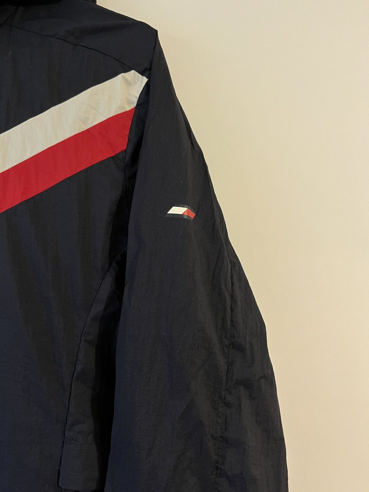 Tommy Hilfiger Tommy Hilfiger Nylon Full Zip Hooded Jacket Size M / US 6-8 / IT 42-44 - 7 Thumbnail