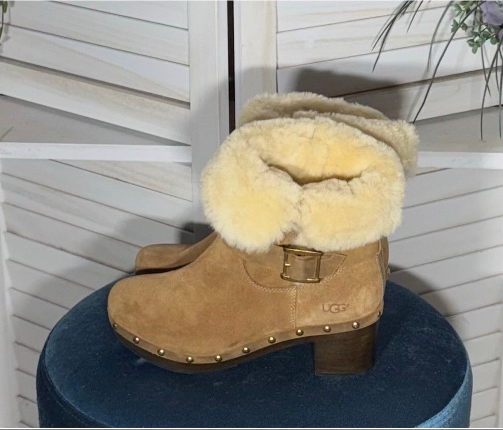 Ugg UGG brown suede leather shearling cuff clog ankle boots 7 Size US 7 / IT 37 - 1 Thumbnail