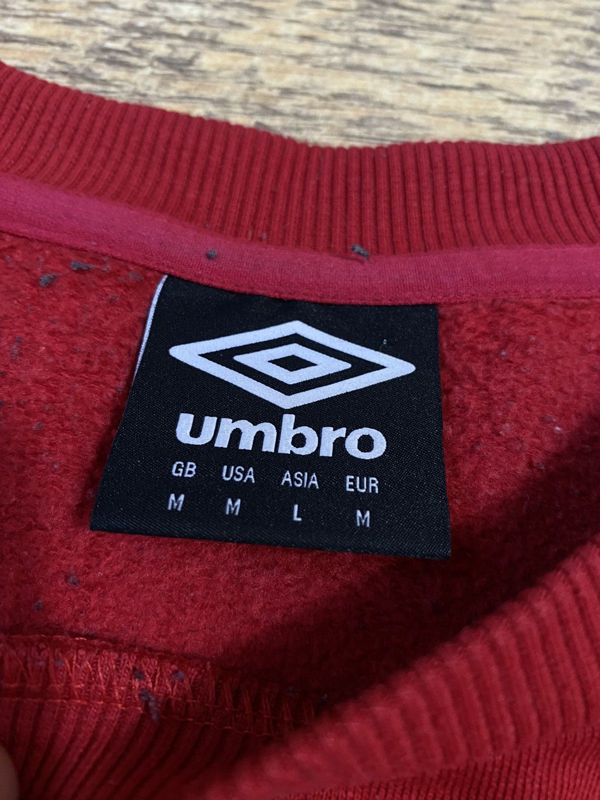 Umbro Umbro Heritage Crewneck Sweatshirt Jumper Red Men's Size M Size US M / EU 48-50 / 2 - 3 Thumbnail