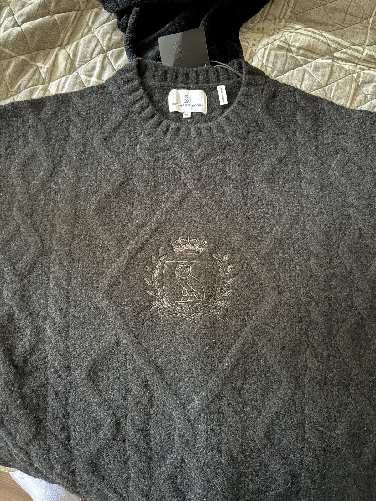October's Very Own OVO Badge Knit FNF Size US XL / EU 56 / 4 - 1 Thumbnail