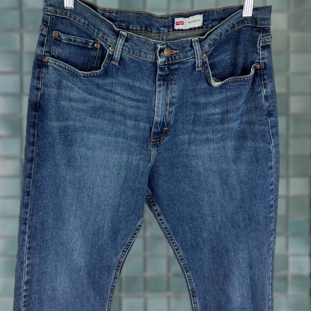 Wrangler Wrangler Jeans Relaxed Fit 34 Blue Straight Leg 34X30 Men Denim Wrangler Genuine 90s? Size US 34 / EU 50 - 1 Thumbnail