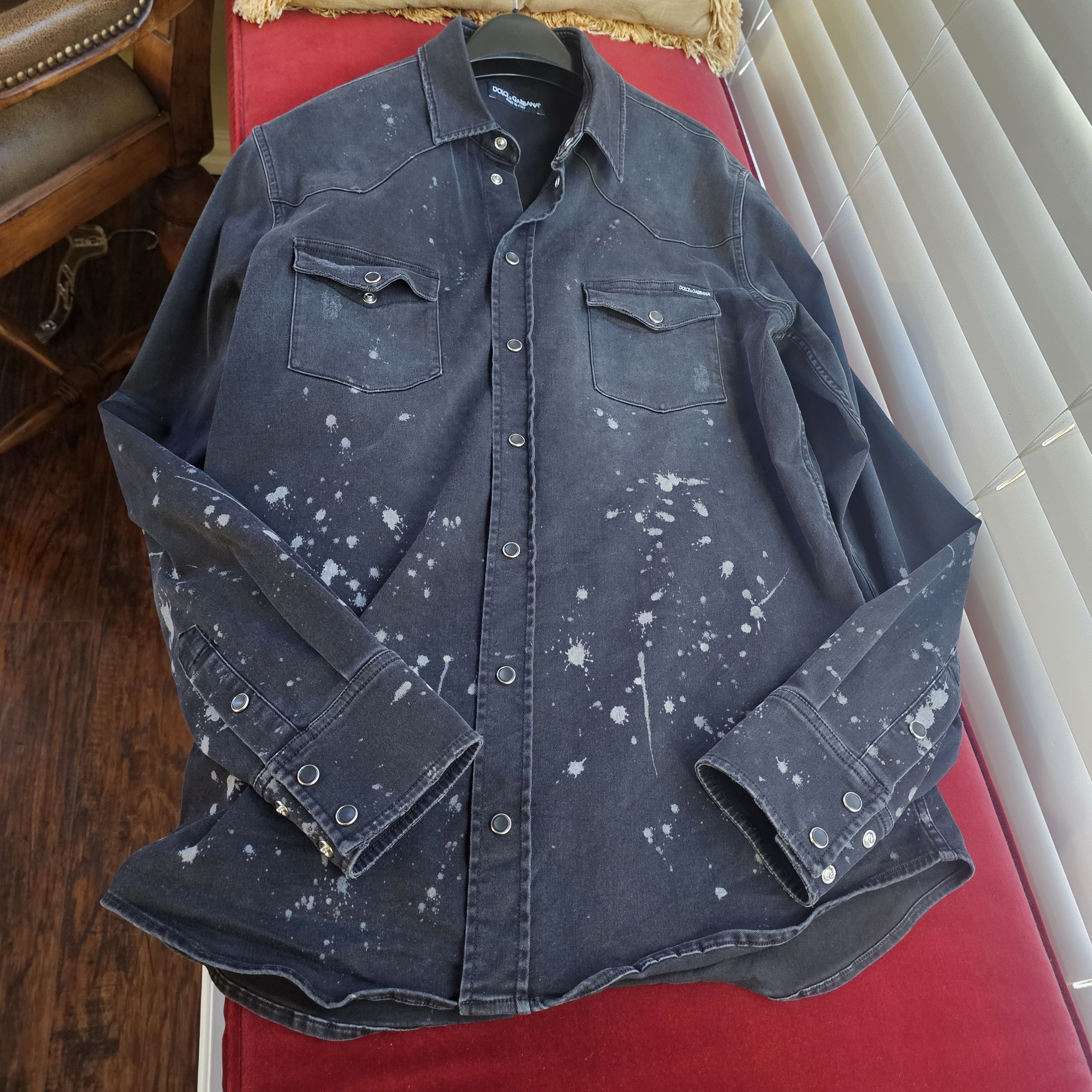 Dolce & Gabbana Dolce & Gabanna Charcoal Distressed Denim Shirt Size 42/L Size US L / EU 52-54 / 3 - 3 Thumbnail