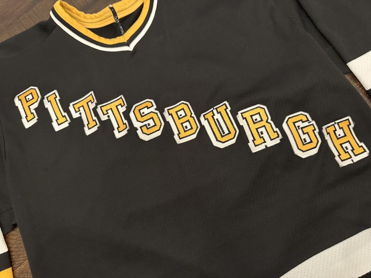 Ccm VTG CCM Maska Pittsburgh Penguins Men’s Hockey Jersey-Sz Med Size US M / EU 48-50 / 2 - 2 Thumbnail
