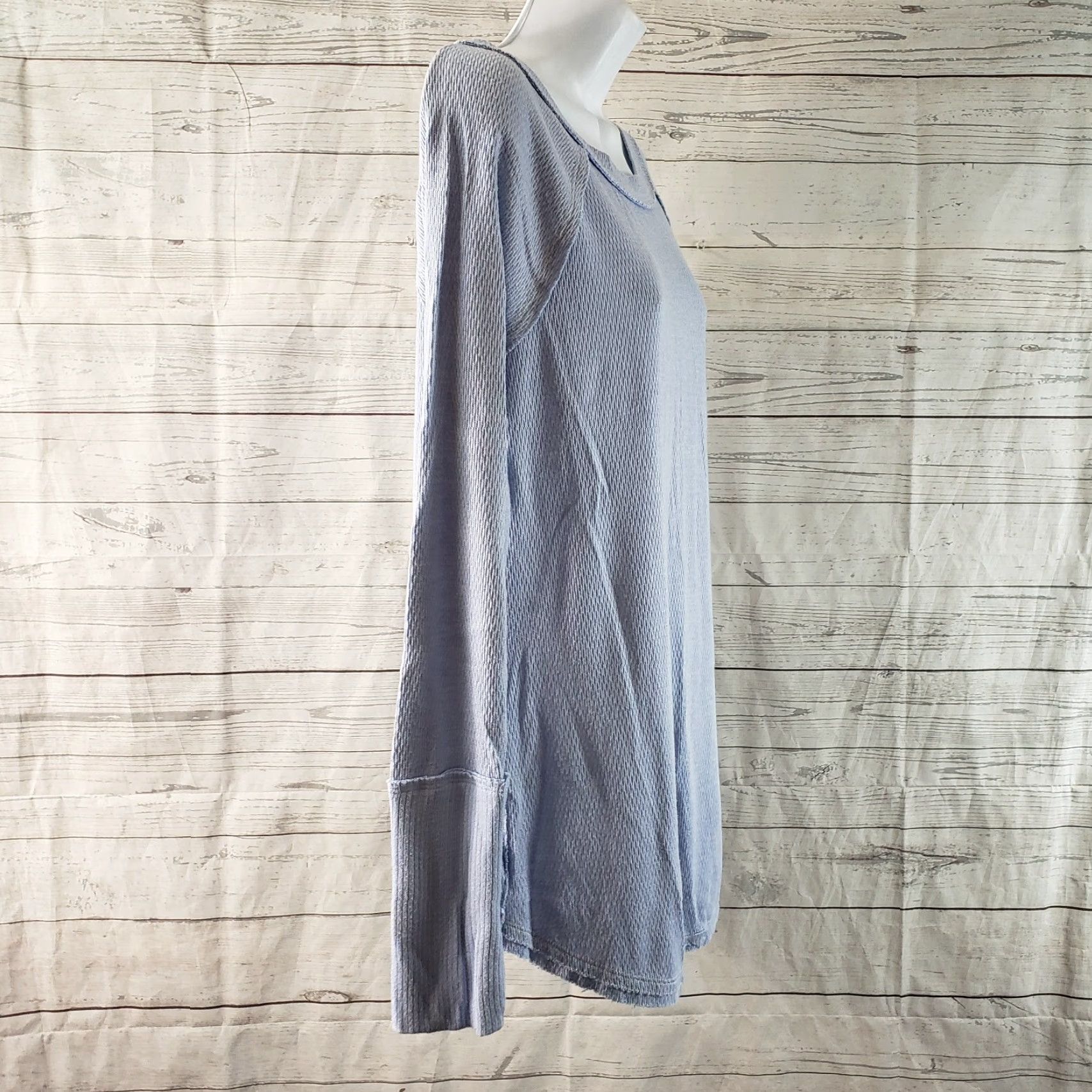 Vintage We The Free Womens T-Shirt Long Sleeve Blue Waffle Knit Slit Size M Size M / US 6-8 / IT 42-44 - 3 Thumbnail
