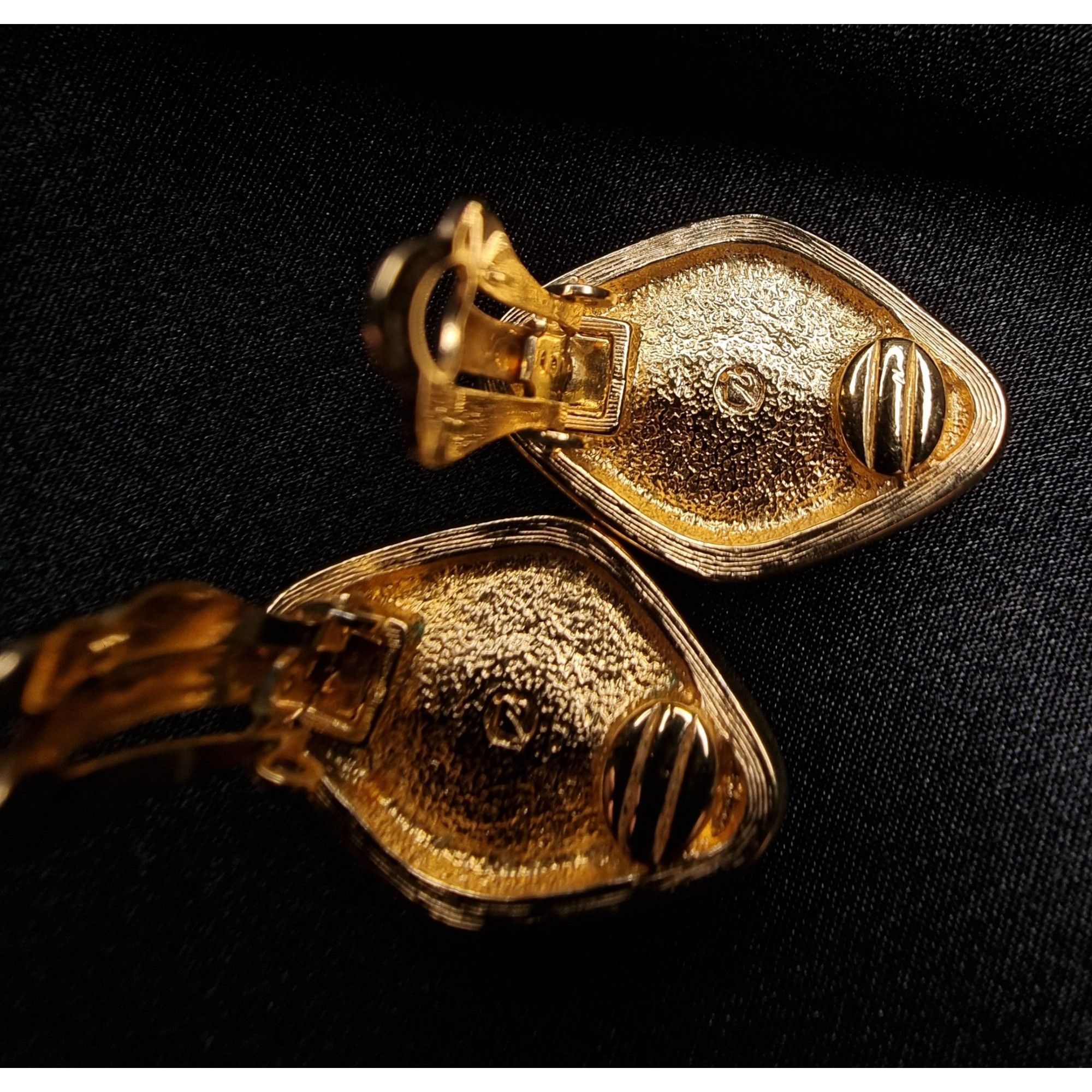 Swarovski Vintage Swarovski 1980s - 1990s Clip-On Earrings With Clear Size ONE SIZE - 8 Thumbnail