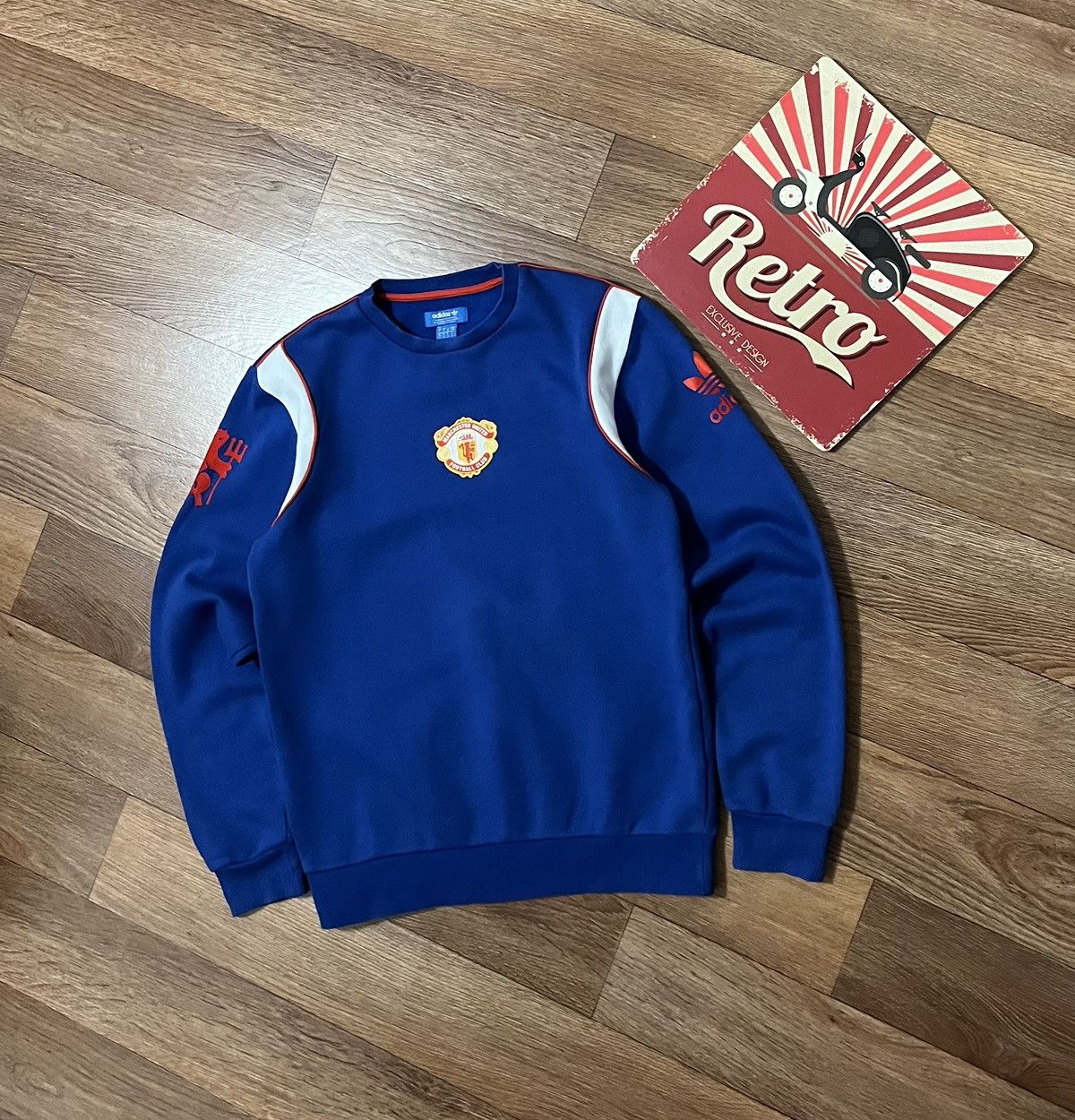 Adidas Vintage Adidas Originals Manchester United Logo Sweatshirt Size US S / EU 44-46 / 1 - 2 Thumbnail