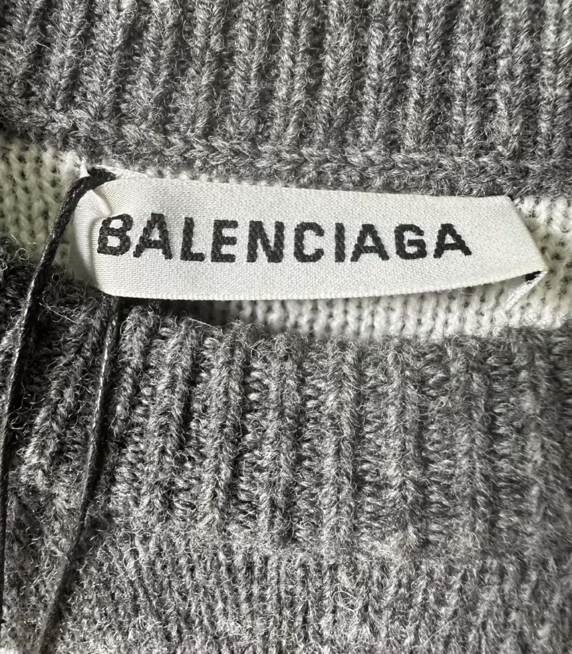 Balenciaga Balenciaga grey bullet screen logo sweater2412-Nextarrow Size US S / EU 44-46 / 1 - 5 Thumbnail