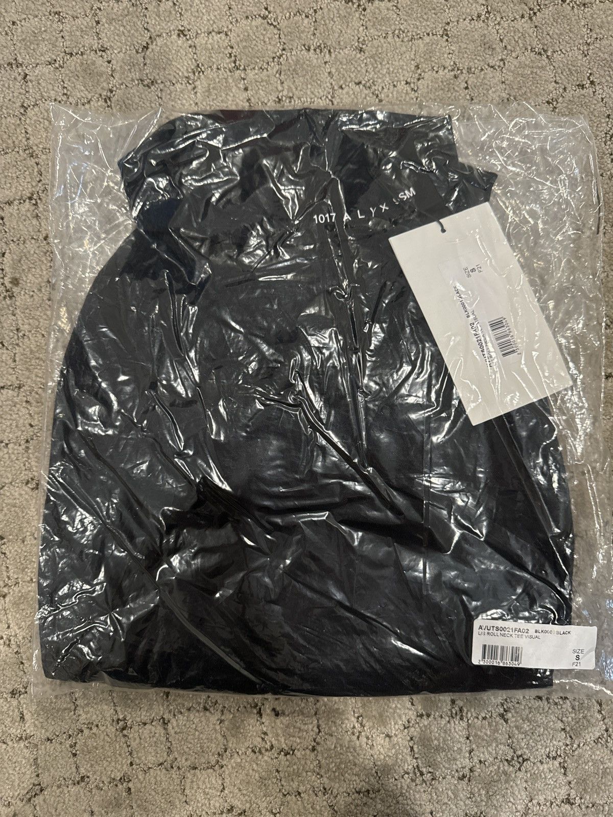 1017 ALYX 9SM 1017 Alyx 9sm turtle neck long sleeve Size US S / EU 44-46 / 1 - 2 Thumbnail