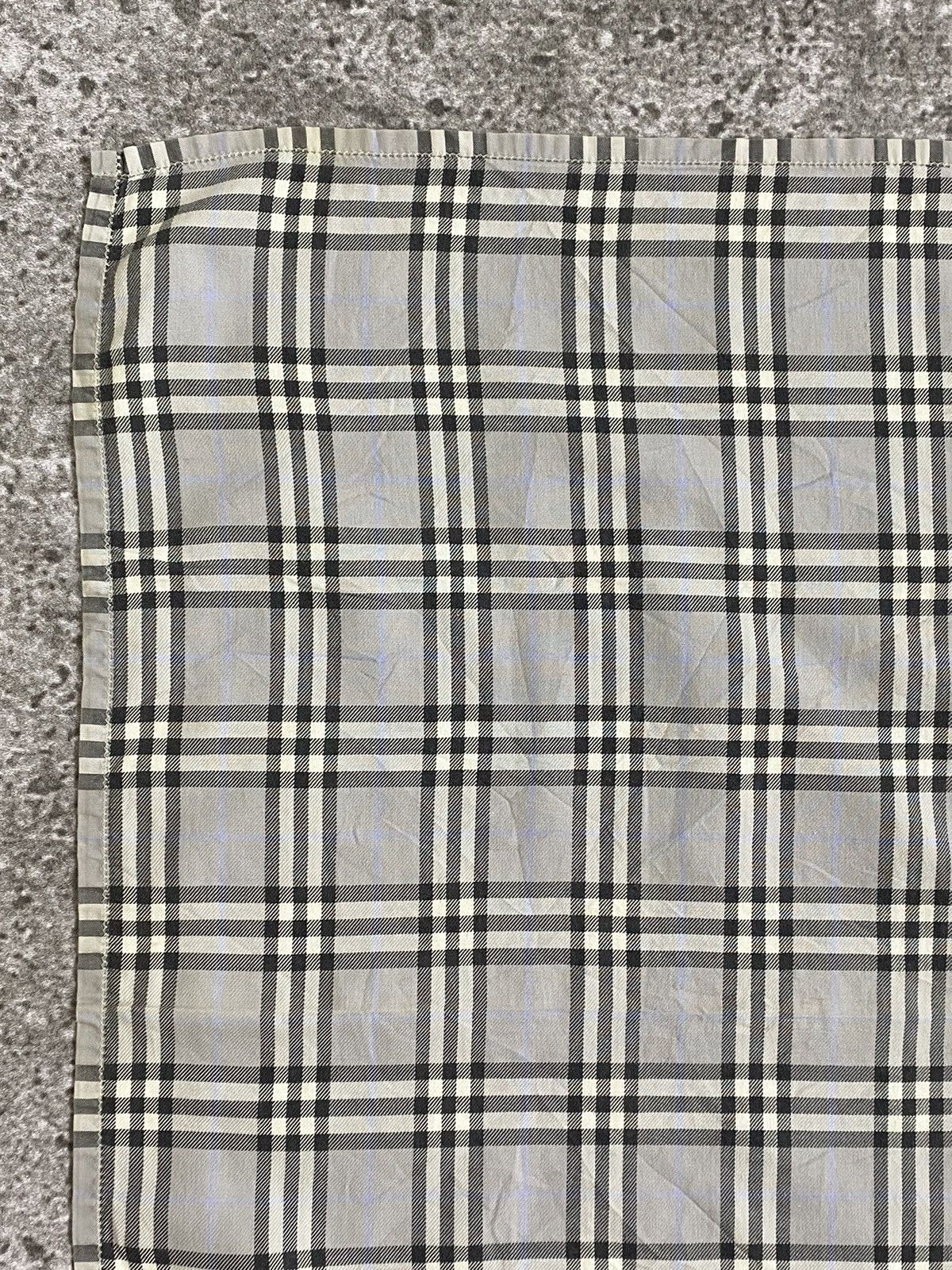 Burberry Burberry Handkerchief / Bandana / Neckerchief Size ONE SIZE - 4 Thumbnail