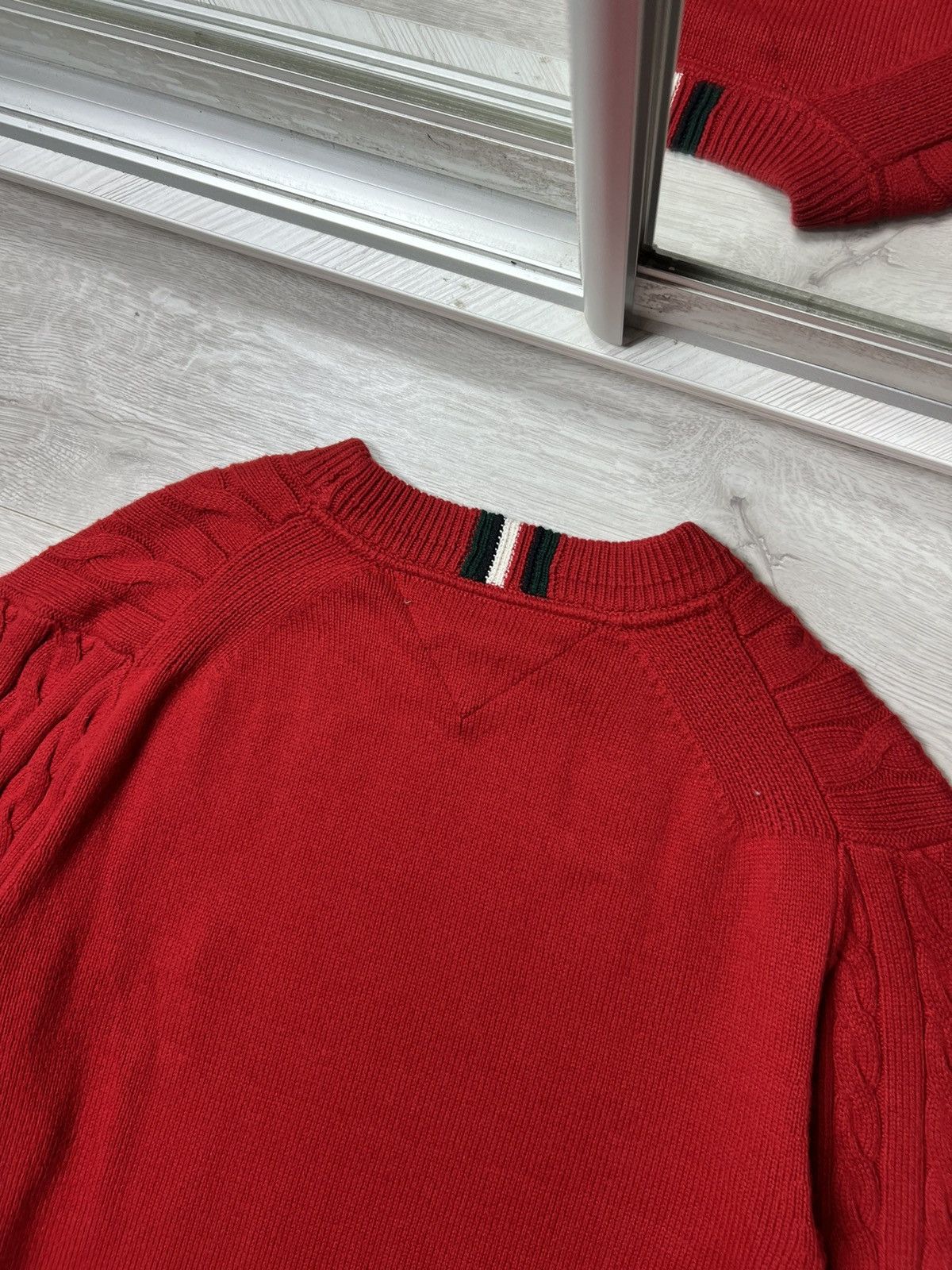 Tommy Hilfiger Tommy Hilfiger New York Graphic Cable Knit Sweater Pullover Size US L / EU 52-54 / 3 - 9 Thumbnail