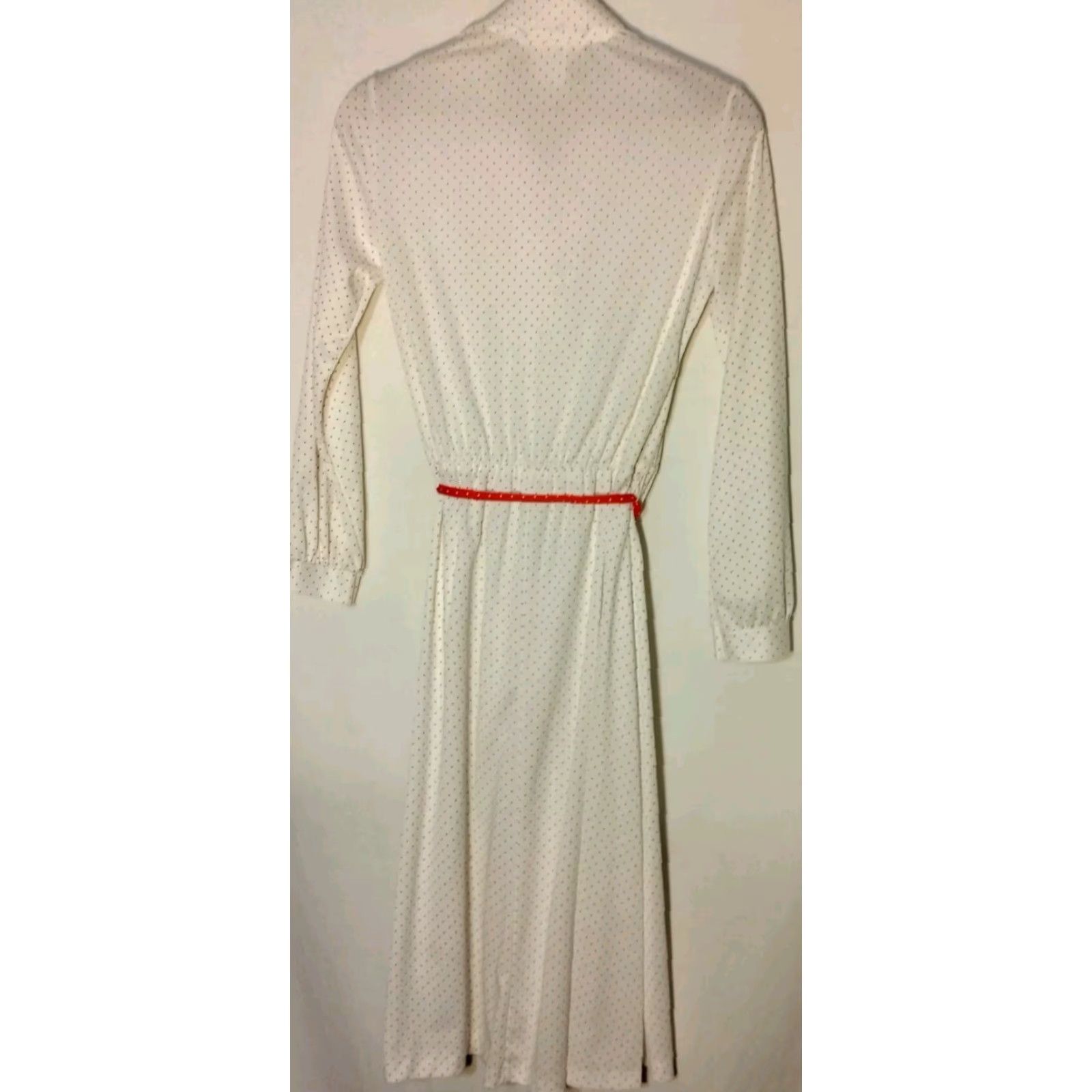 JCPenney VINTAGE JC Penney Dress Shirt Dress Women's 10 Red Polka Dot Midi Collared Long Sleeve Belted Waist 1970s ILGWU/USA Vintage Size L / US 10 / IT 46 - 3 Thumbnail
