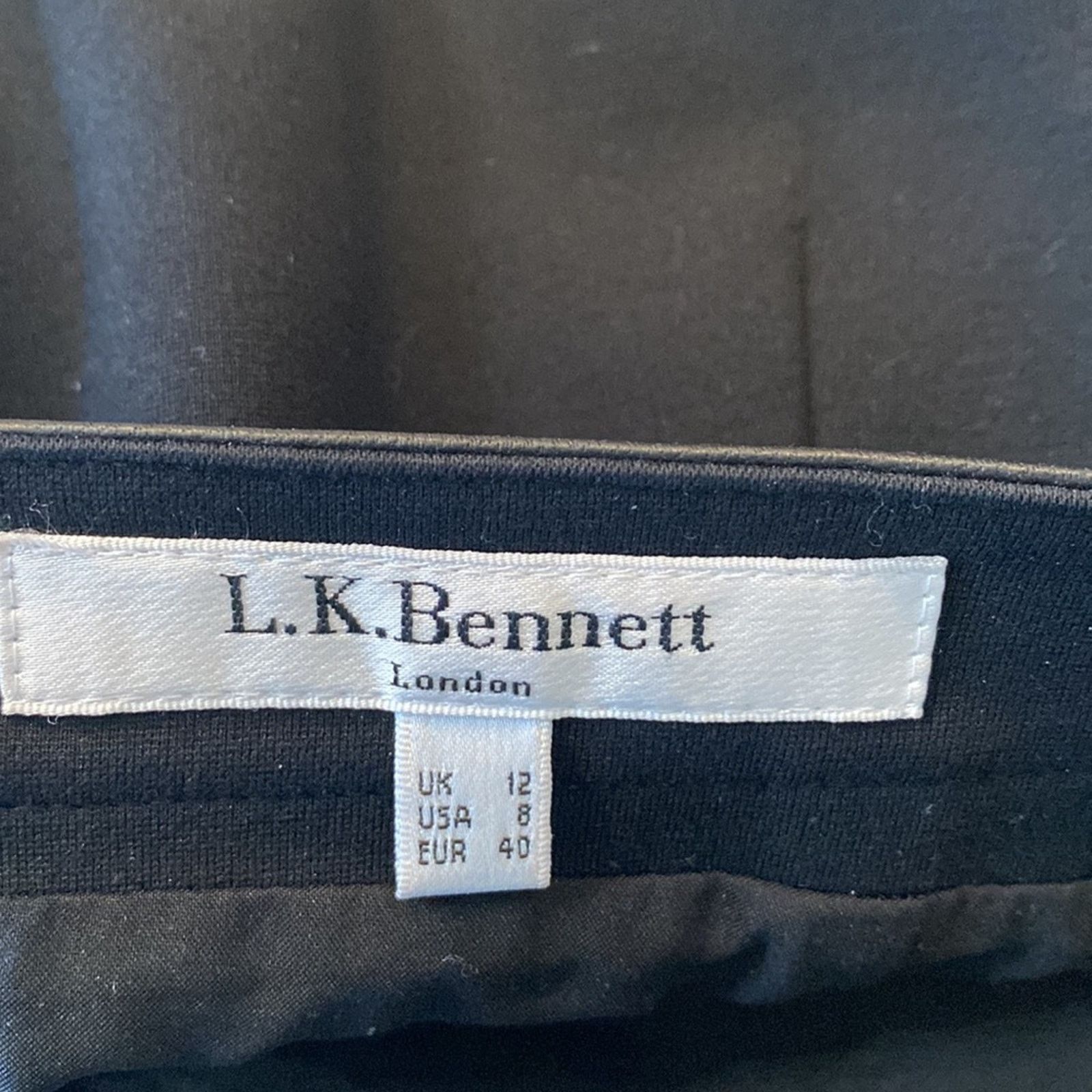 LK Bennett L.K. Bennett leather front and trim pencil skirt black sz 8 Size 30" / US 8 / IT 44 - 4 Thumbnail