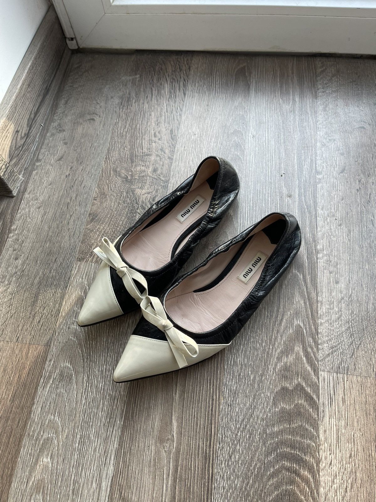 Japanese Brand 🖤Miu miu flats ballet 37 wooman leather shoes vintage Size US 7 / IT 37 - 2 Thumbnail
