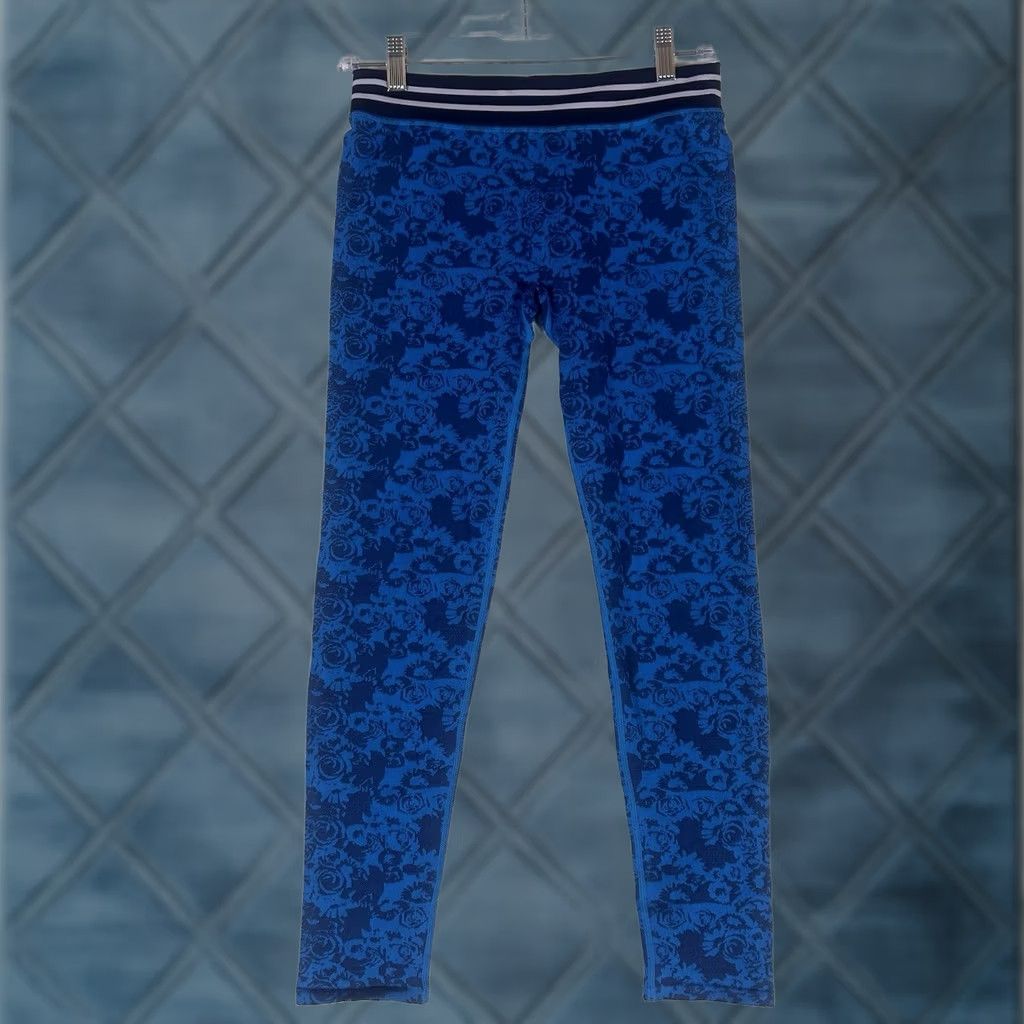 Fabletics Fabletics Womens Leggings Ankle S Blue Textured Nylon Polyester Spandex Athletic Skinny 26in Inseam Casual Gym Yoga Run Motion 365 Womens Size 28" / US 6 / IT 42 - 1 Thumbnail