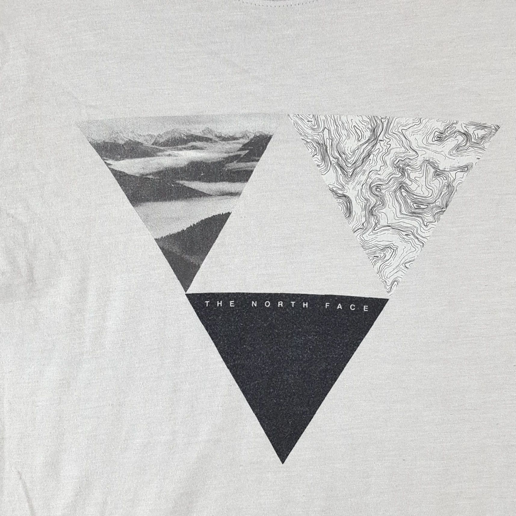 The North Face VINTAGE The North Face Gray Mountain Logo T-Shirt Men's Small Slim Outdoor Hiking 00s Size US S / EU 44-46 / 1 - 3 Thumbnail